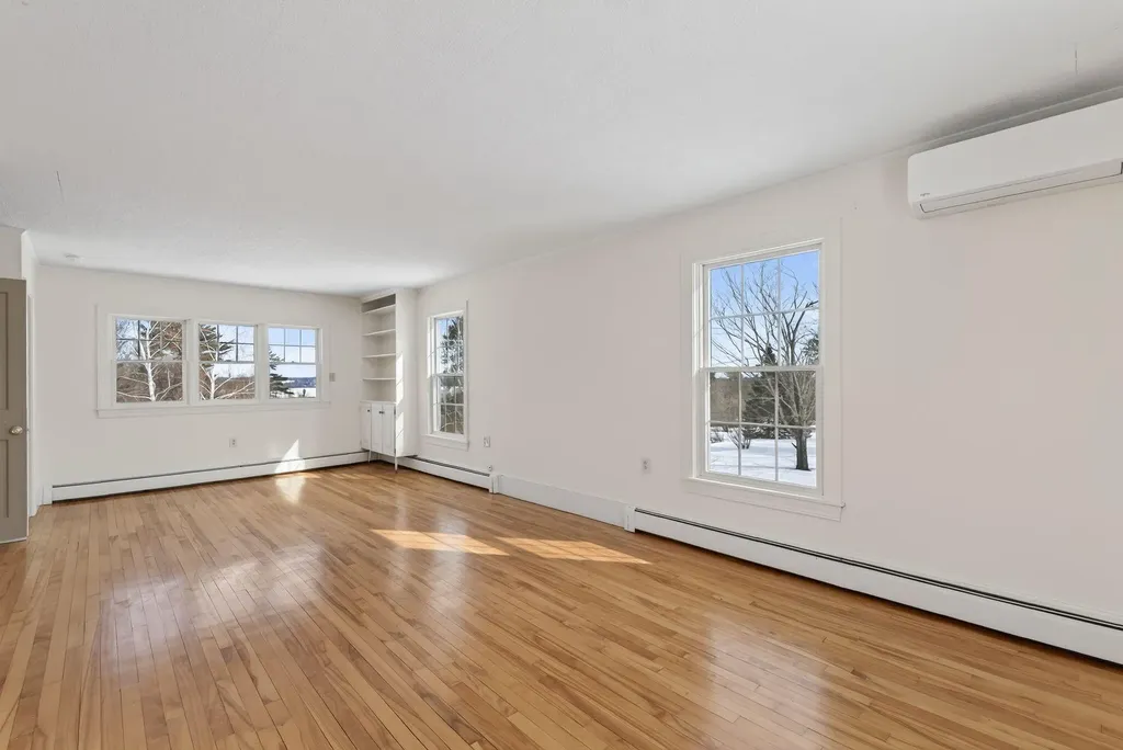 525 W Auburn Road Auburn ME 04210