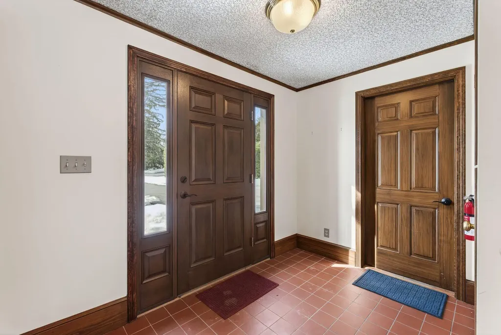 525 W Auburn Road Auburn ME 04210