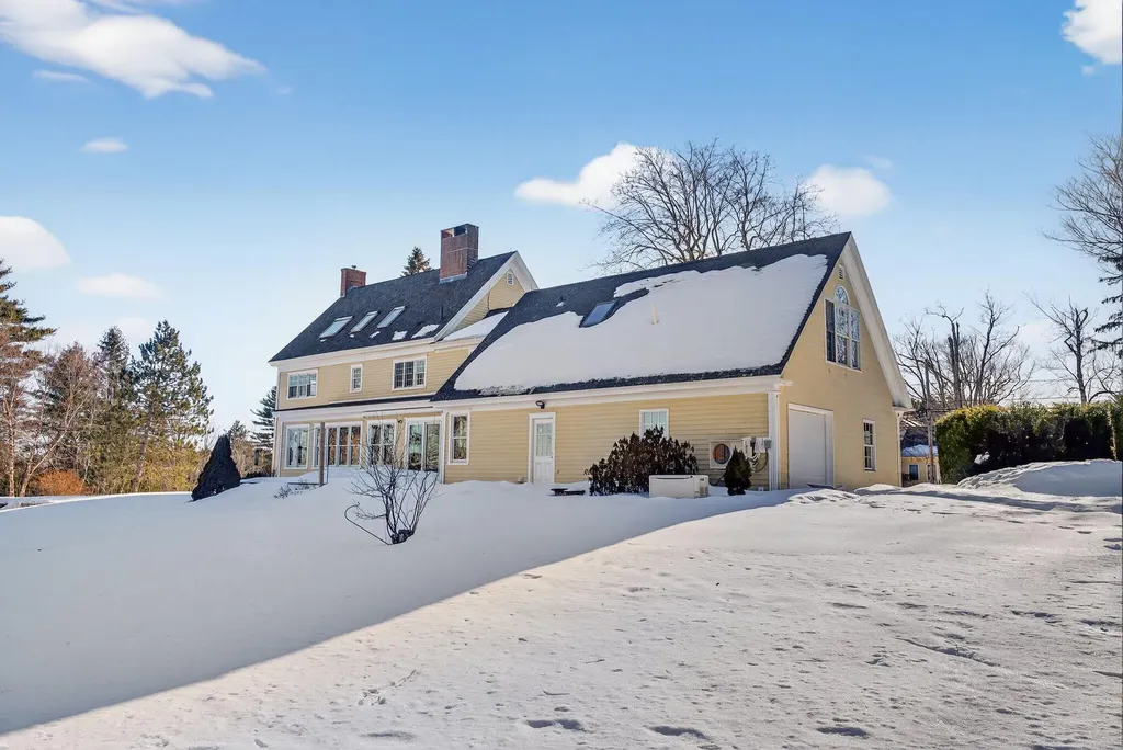 525 W Auburn Road Auburn ME 04210