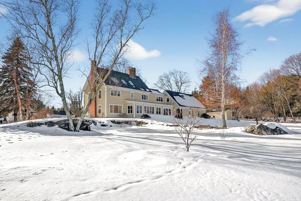 525 W Auburn Road Auburn ME 04210