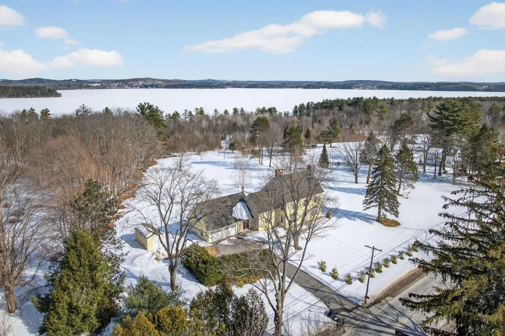525 W Auburn Road Auburn ME 04210