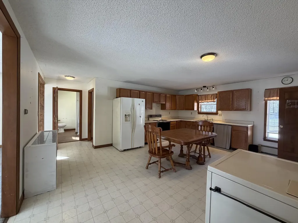 189 Phinney Farm Road Lincoln ME 04457