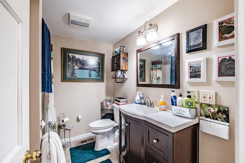 32 Leander Harmon Road Harrison ME 04040