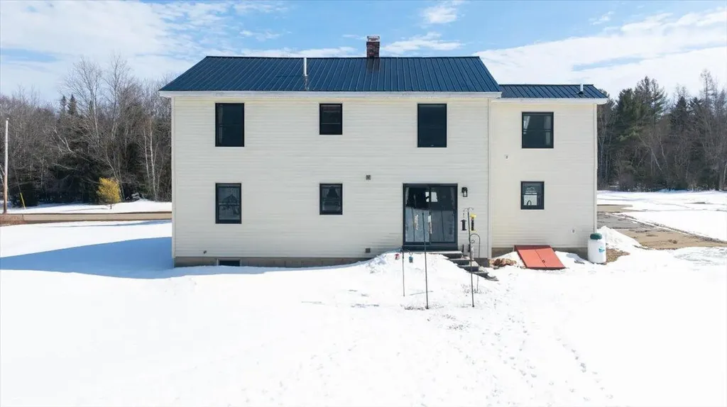 59 Vanner Road Washington ME 04574