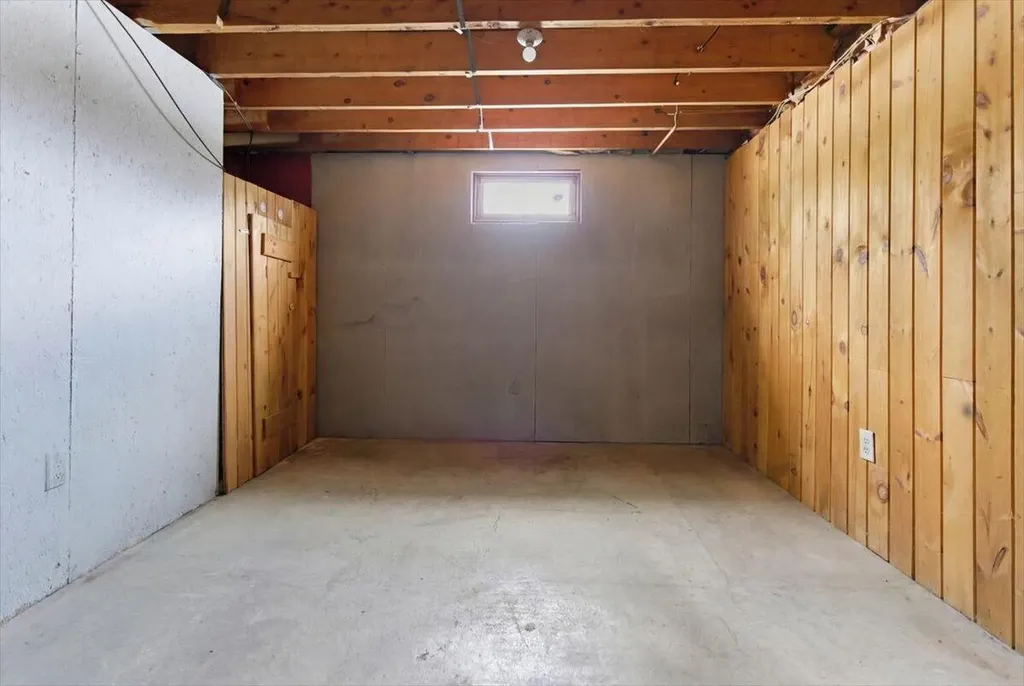 59 Vanner Road Washington ME 04574