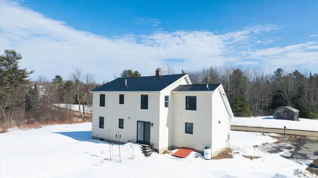 59 Vanner Road Washington ME 04574