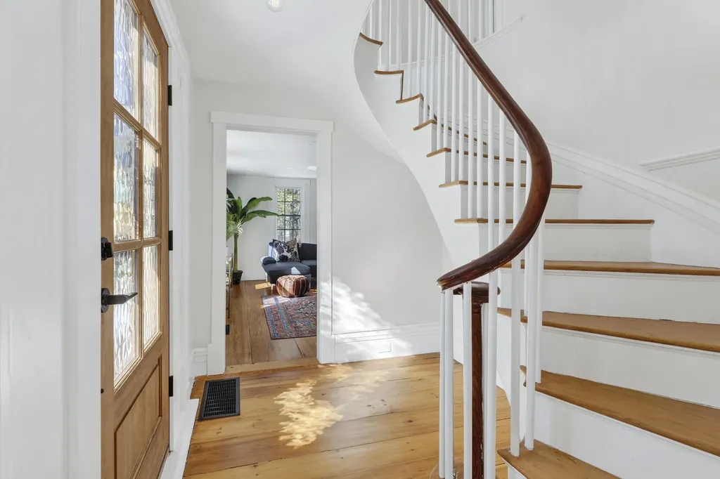 259 Falmouth Road Falmouth ME 04105