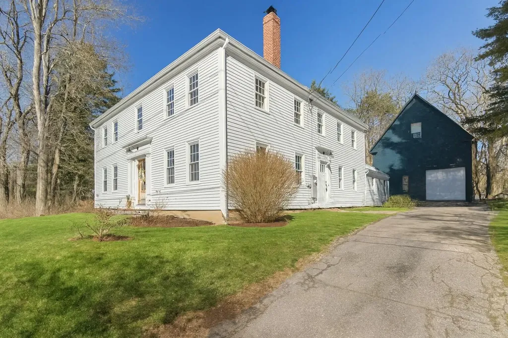 259 Falmouth Road Falmouth ME 04105