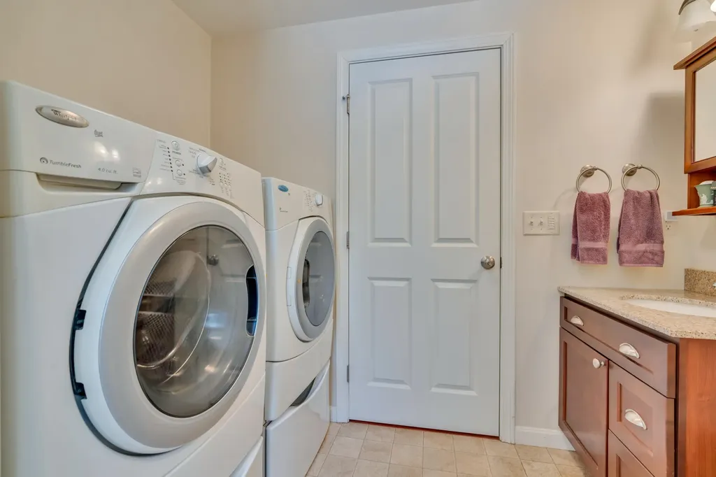 147 Ridley Road Sanford ME 04073