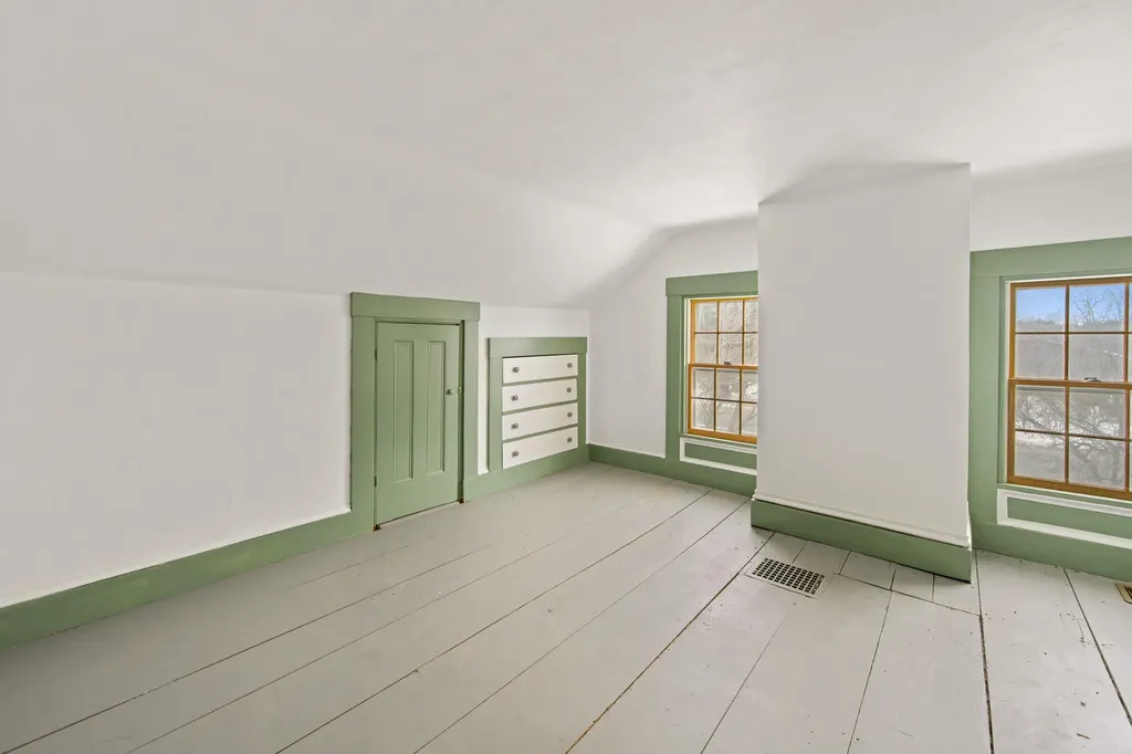 845 River Road Orrington ME 04474