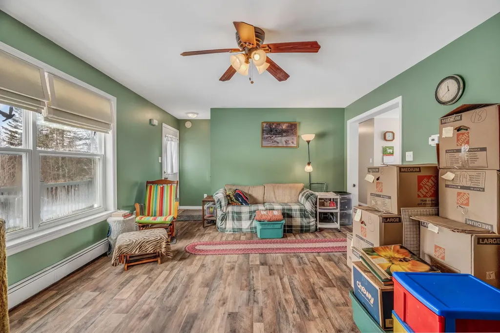 313 East Road Bradford ME 04410