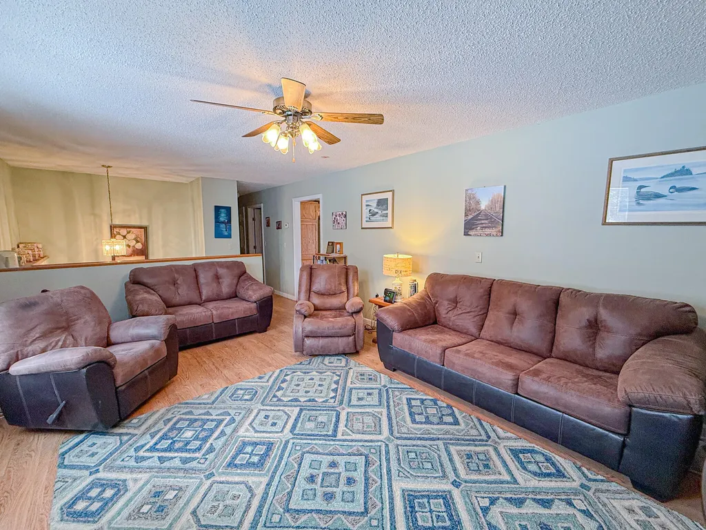 2094 Glenwood Avenue Hermon ME 04401