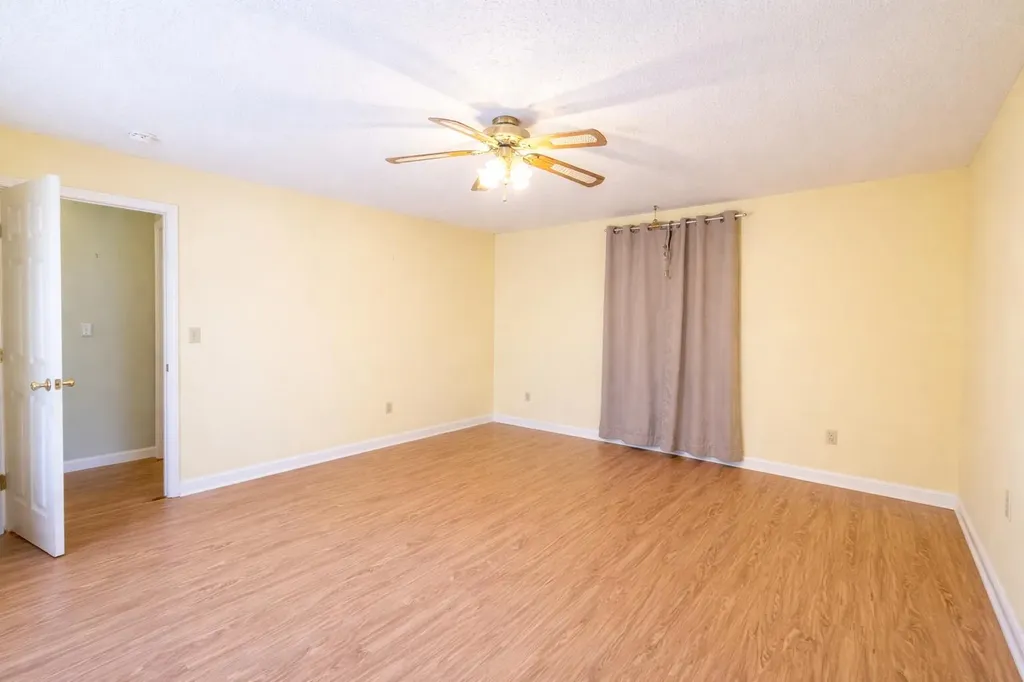 2094 Glenwood Avenue Hermon ME 04401