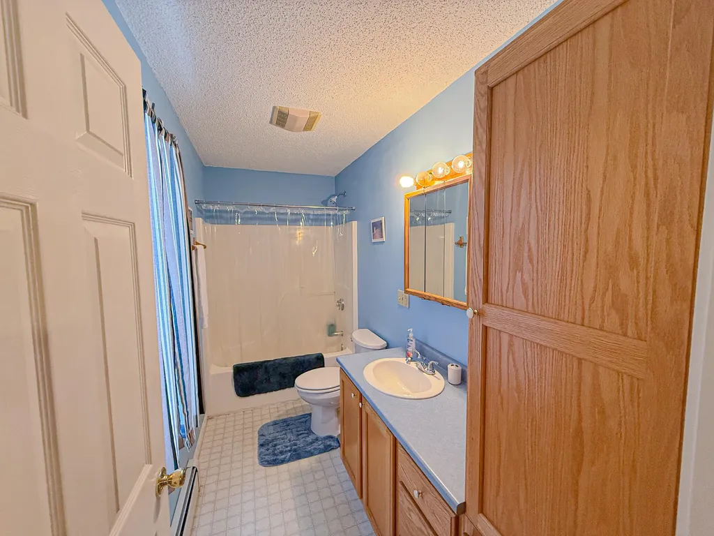 2094 Glenwood Avenue Hermon ME 04401