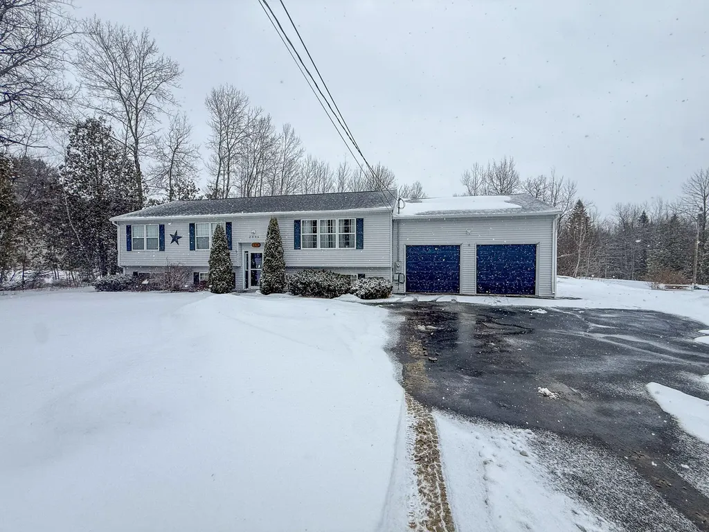 2094 Glenwood Avenue Hermon ME 04401