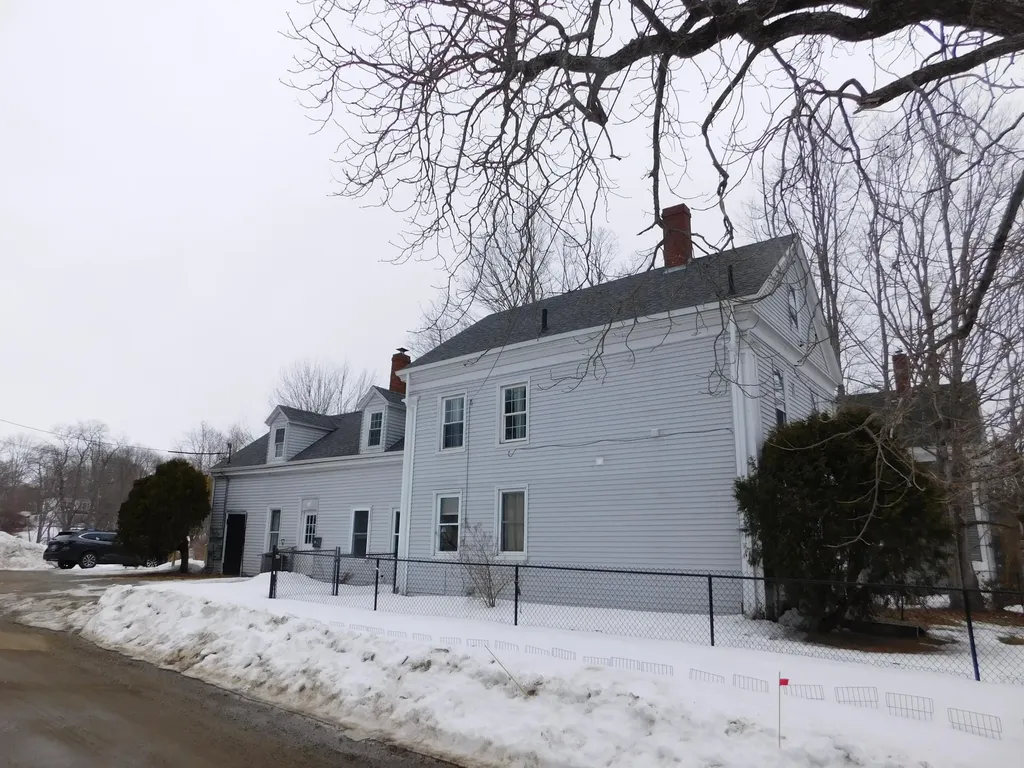 25 Central Street Ellsworth ME 04605