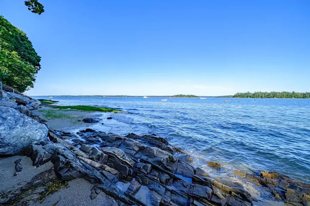 70 Maquoit Drive Freeport ME 04032