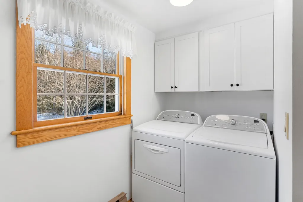 156 Scraggle Point Road Saint George ME 04860