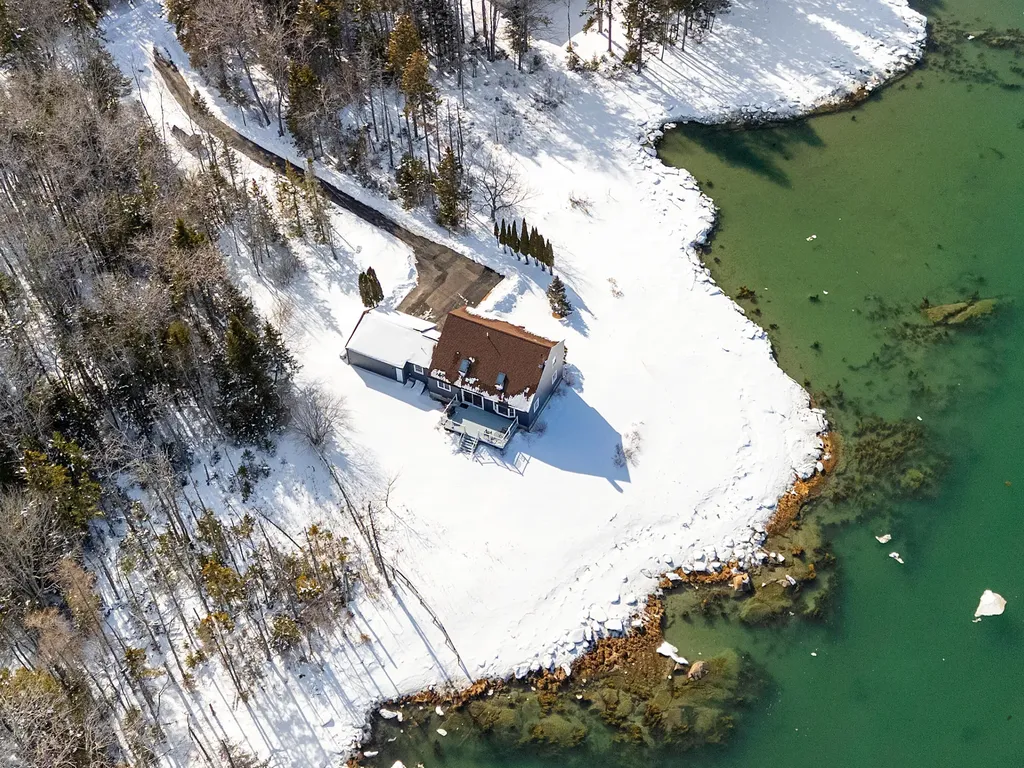 156 Scraggle Point Road Saint George ME 04860