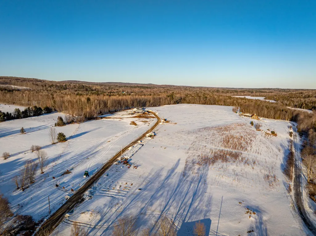 68 Pullen Road Dexter ME 04930