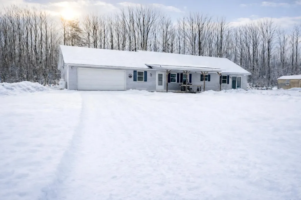 68 Pullen Road Dexter ME 04930