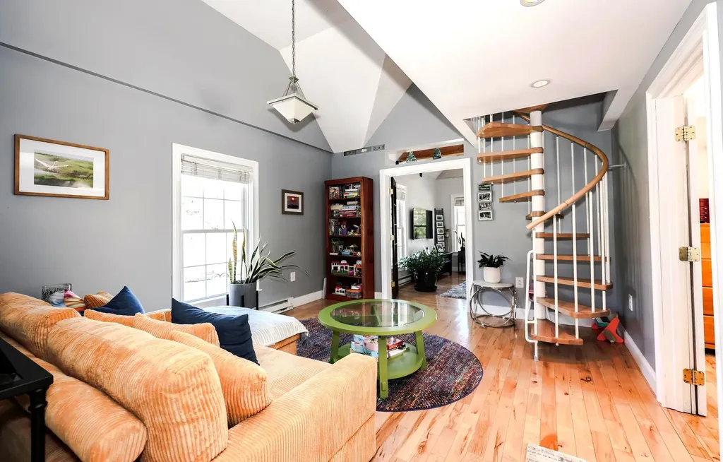 30 York Street Kennebunk ME 04043