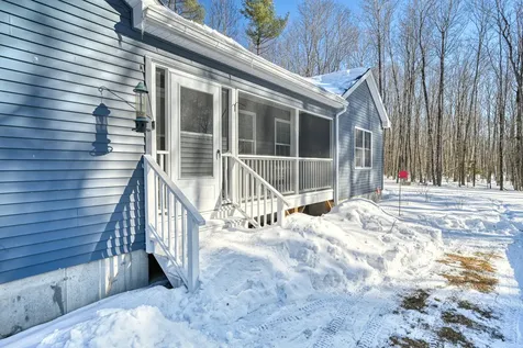 79 Lancaster Road Pittston ME 04345