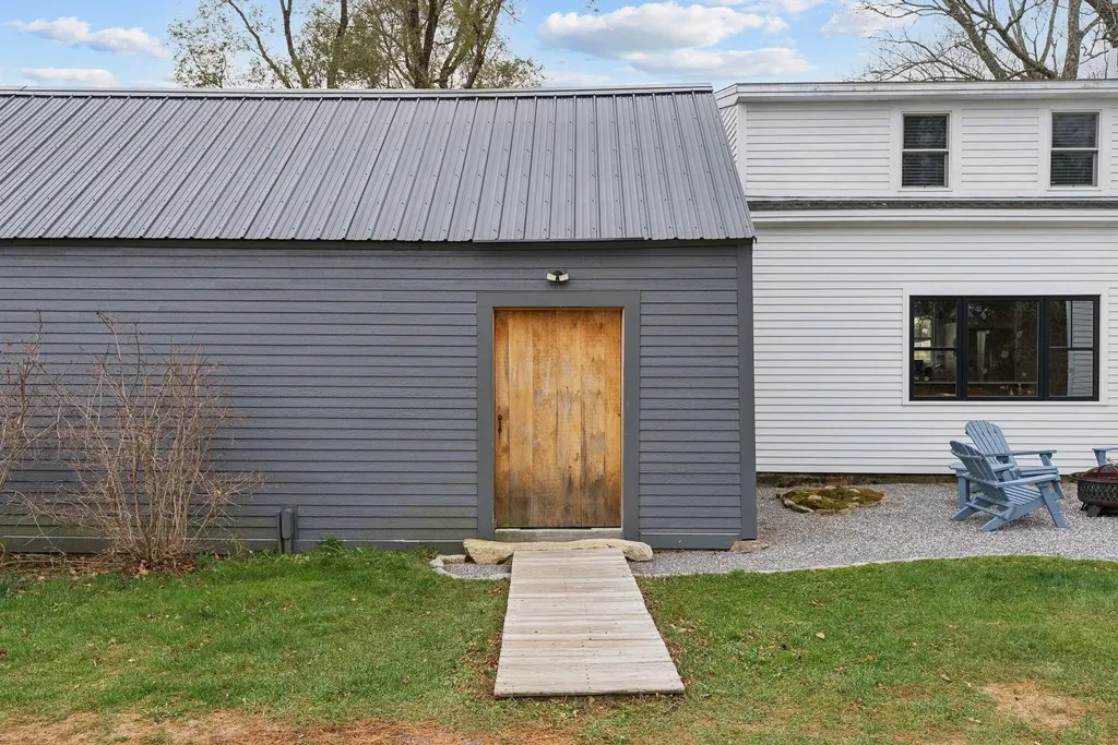 10 Round Hill Lane Brunswick ME 04011