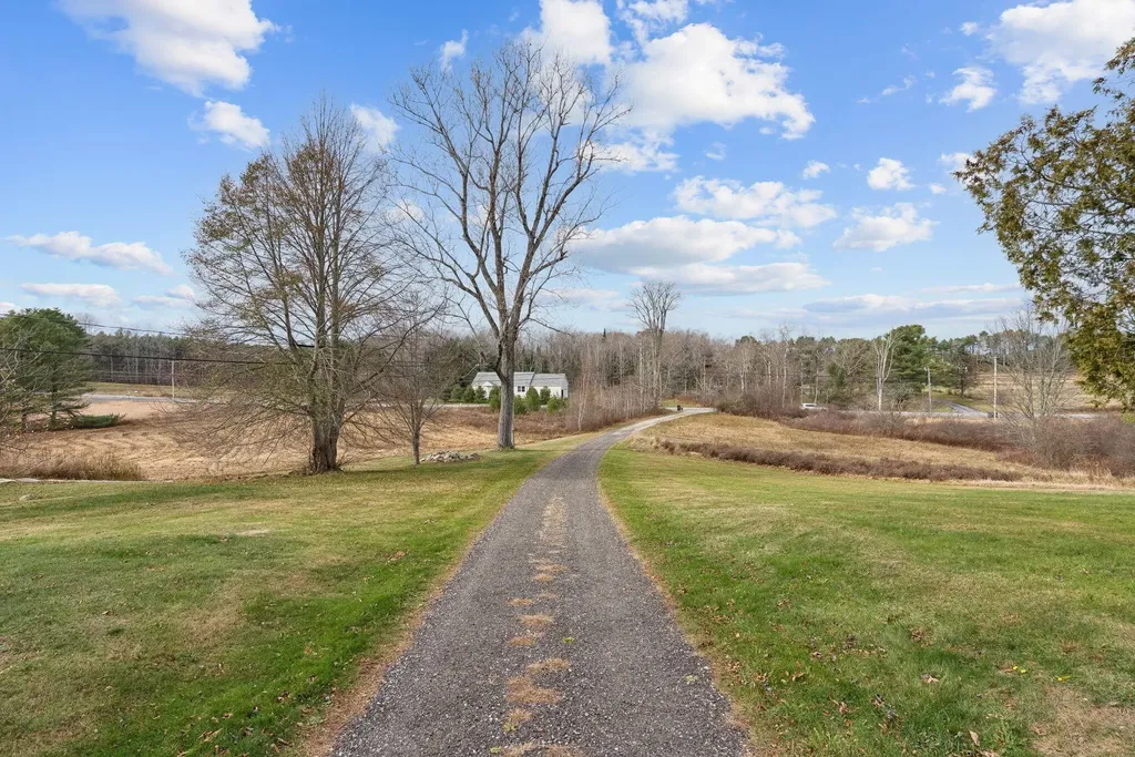10 Round Hill Lane Brunswick ME 04011
