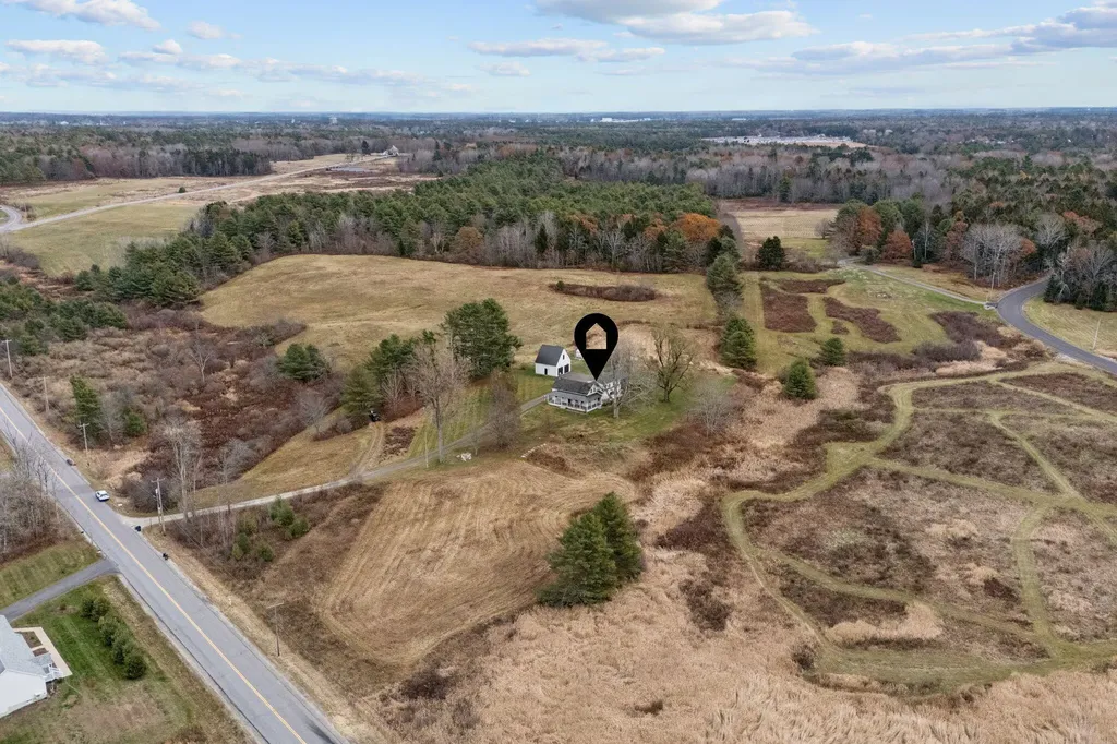 10 Round Hill Lane Brunswick ME 04011