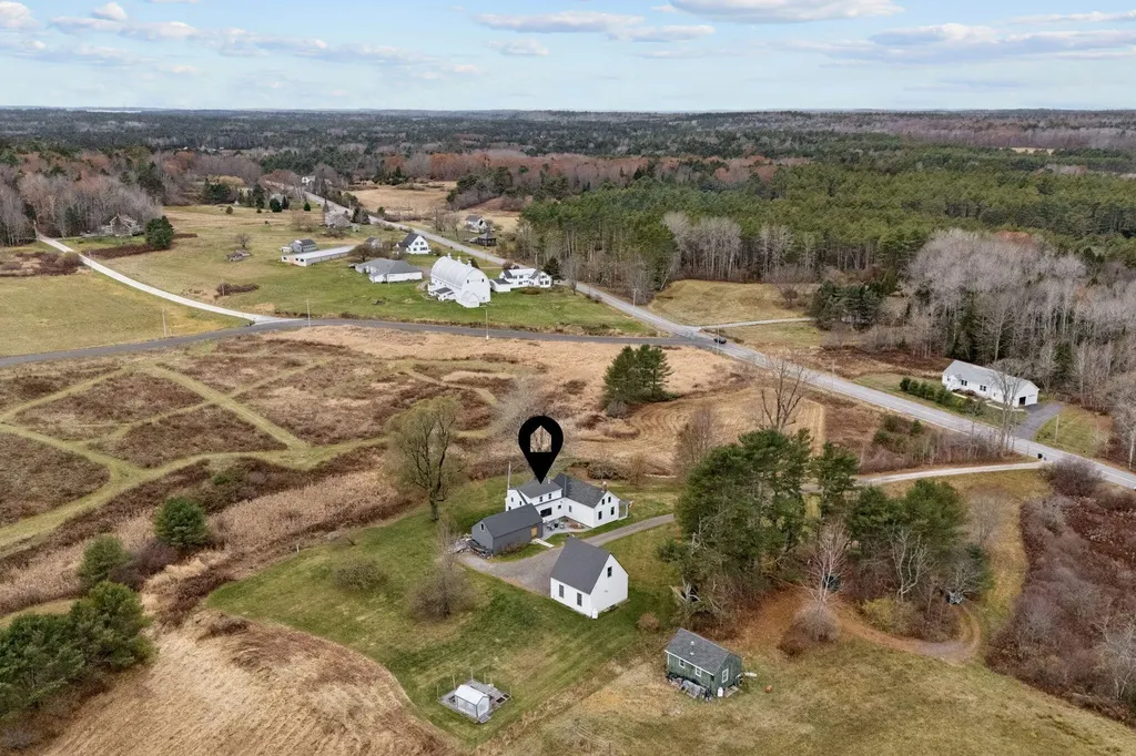 10 Round Hill Lane Brunswick ME 04011