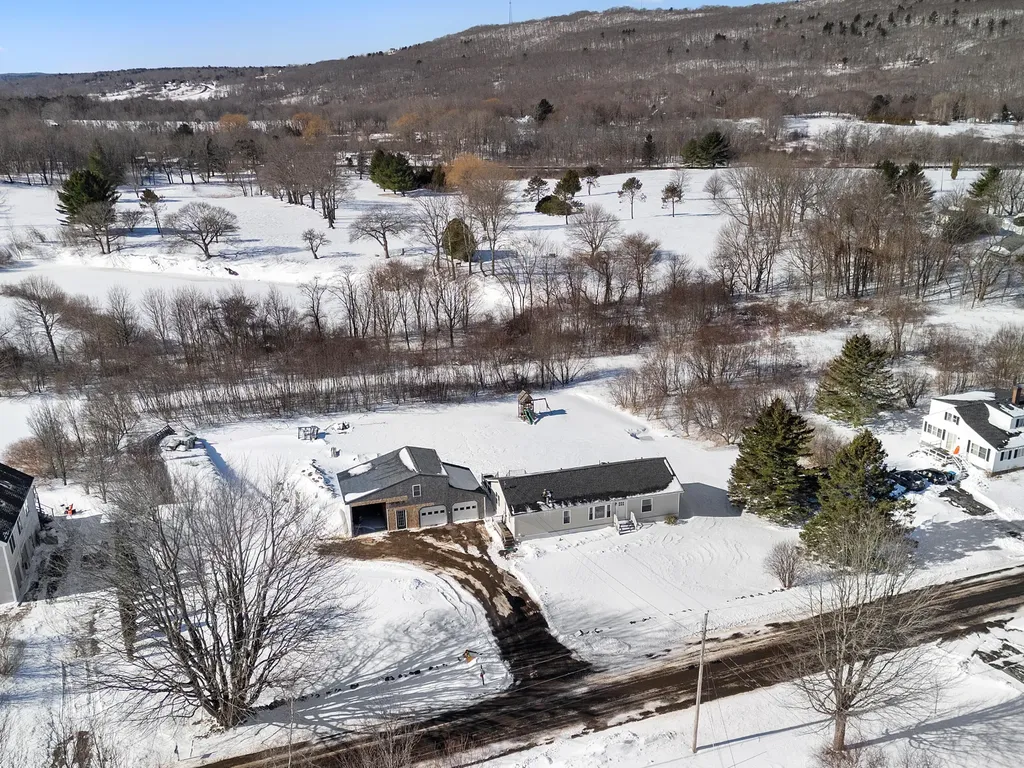 24 Lake View Terrace Rockland ME 04841