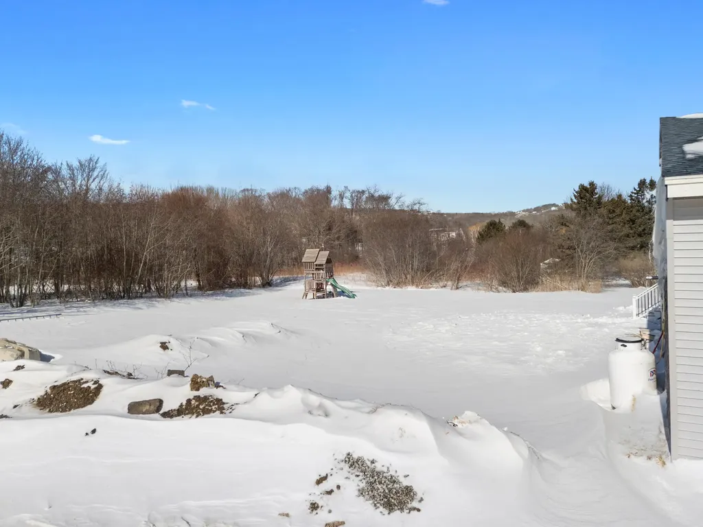 24 Lake View Terrace Rockland ME 04841