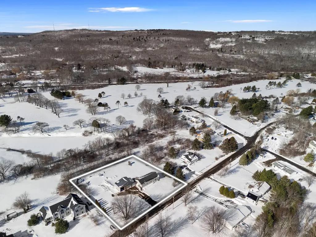 24 Lake View Terrace Rockland ME 04841