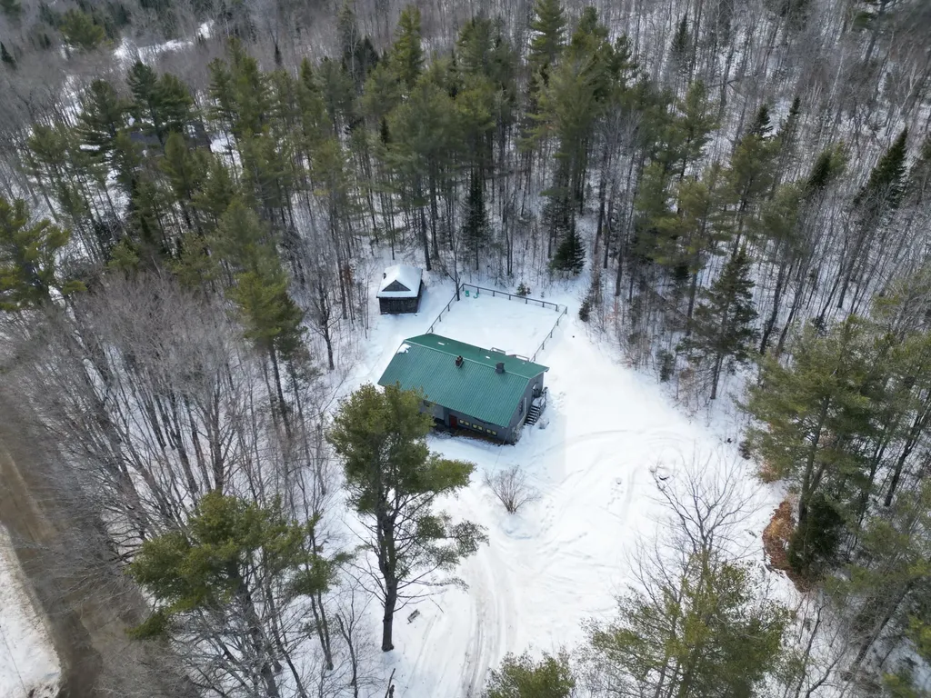 39 S Road Lee ME 04455