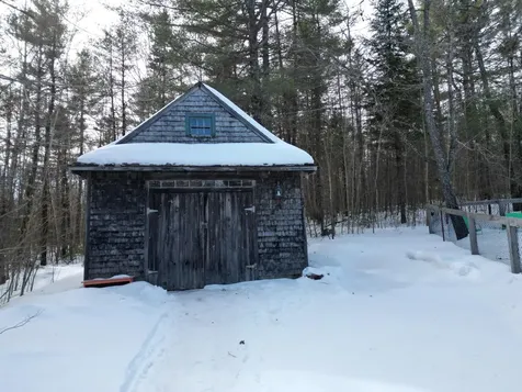 39 S Road Lee ME 04455