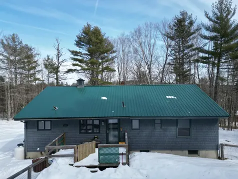 39 S Road Lee ME 04455