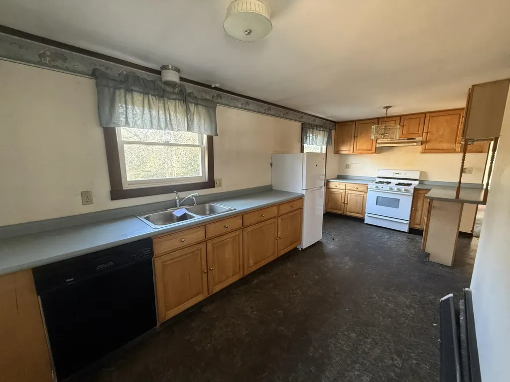 111 N Main Street Stonington ME 04681