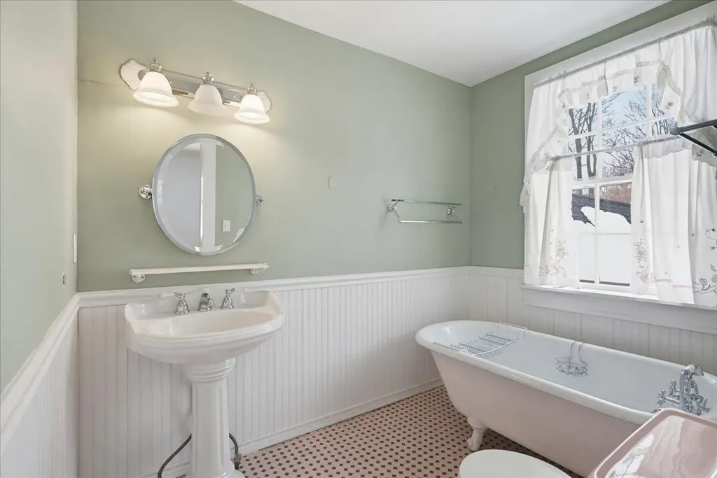 15 Green Street Gorham ME 04038