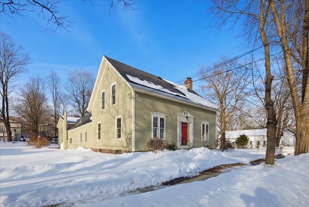 15 Green Street Gorham ME 04038