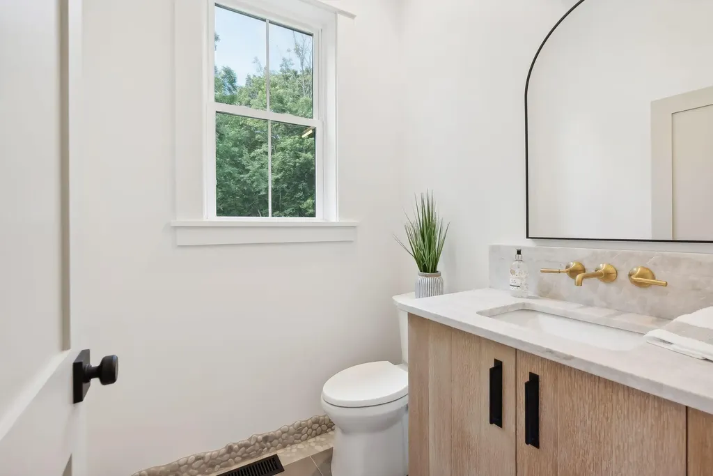 353 Pool Street Biddeford ME 04005