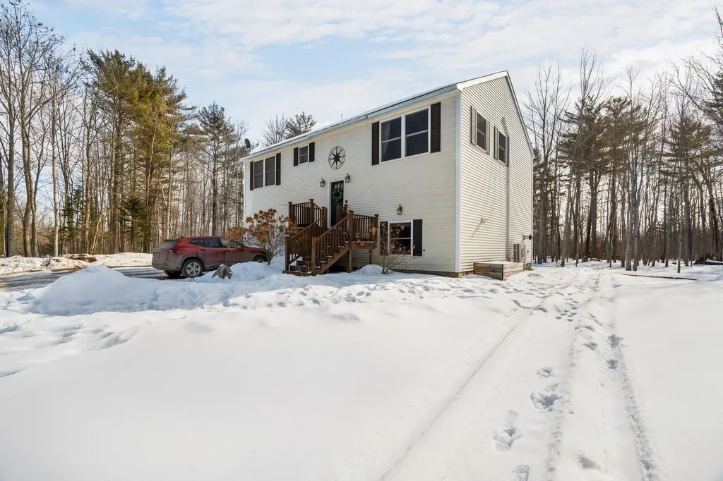 115 Canterbury Road Brewer ME 04412