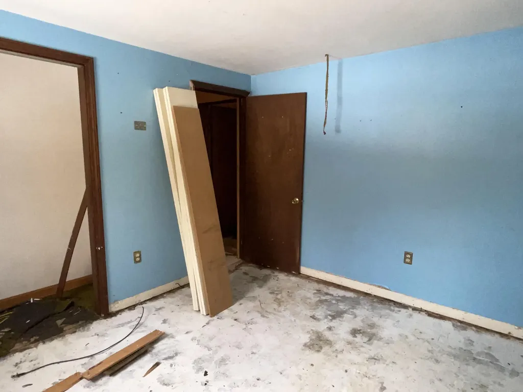 22 Robins Way Turner ME 04282