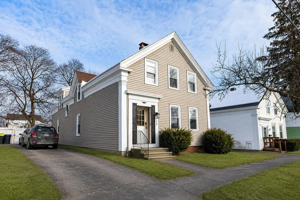 229 Center Street Bangor ME 04401