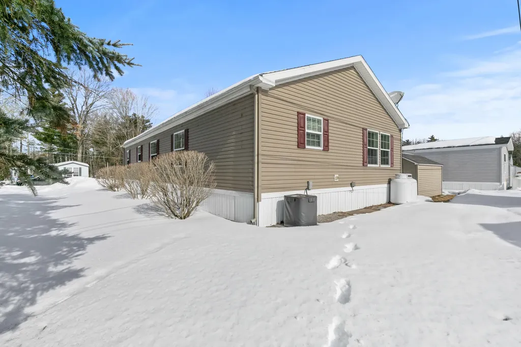 14 Patio Park Lane Gorham ME 04038