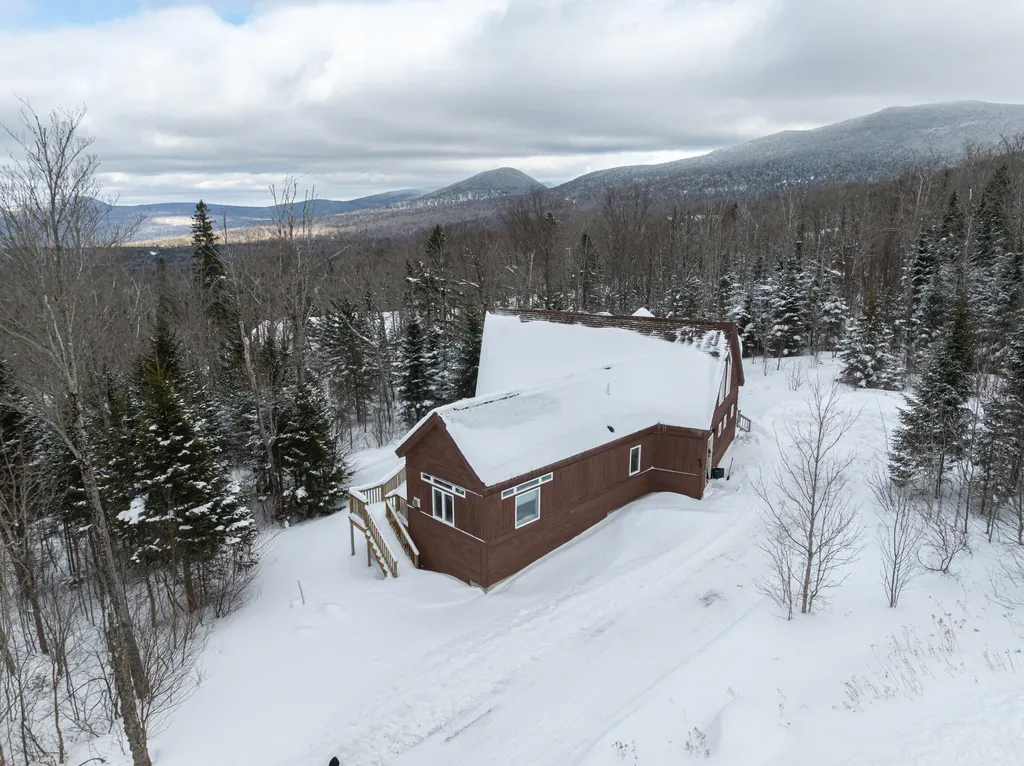 49 Magalloway Loop Sandy River Plt ME 04970