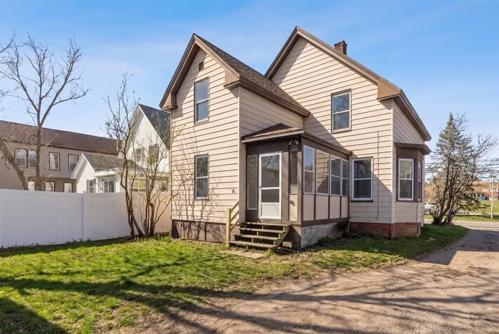 347 Sabattus Street Lewiston ME 04240
