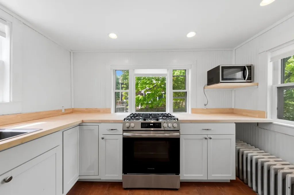 20 Chestnut Street Rockland ME 04841