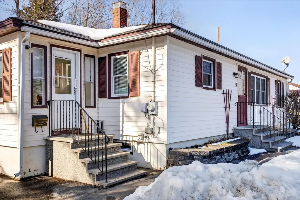 5 Lucille Street Winslow ME 04901