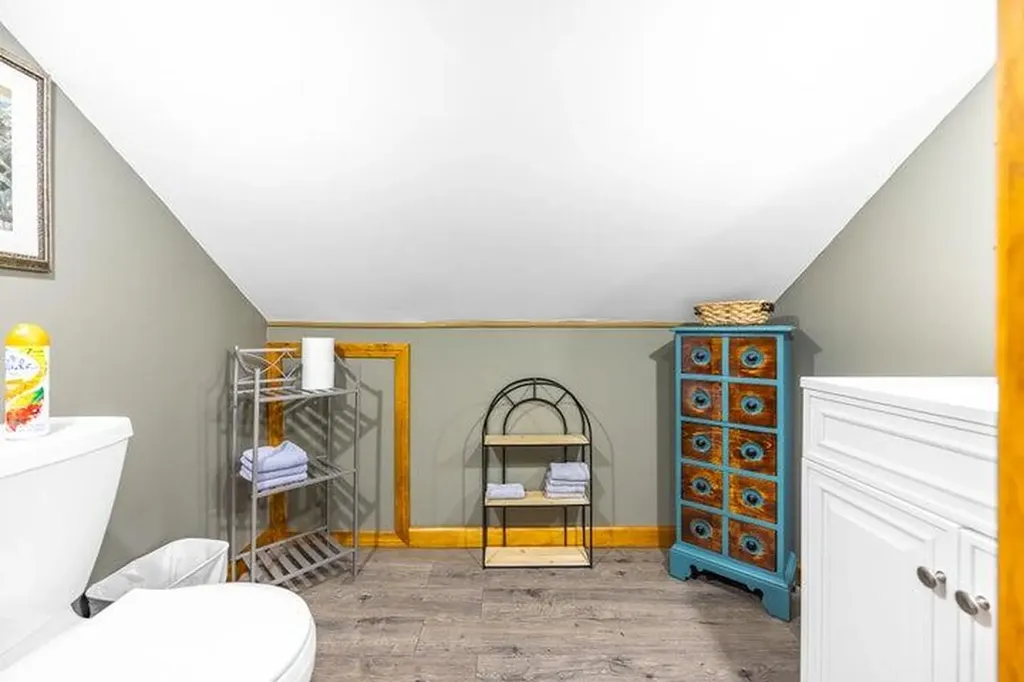 8 Hammond Lane Searsport ME 04974